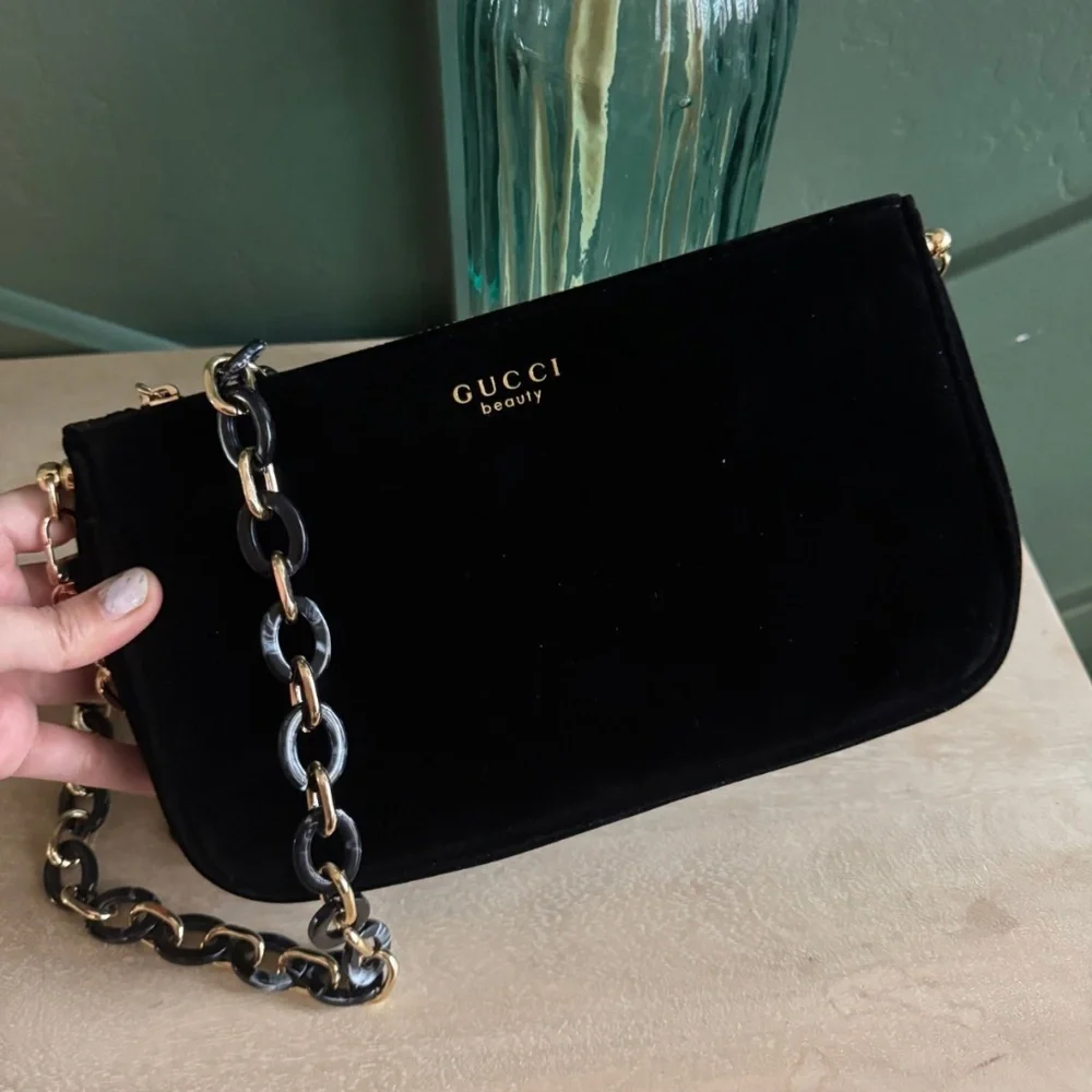 Gucci Beauty GWP Converted Pouch - Picture 10 of 13